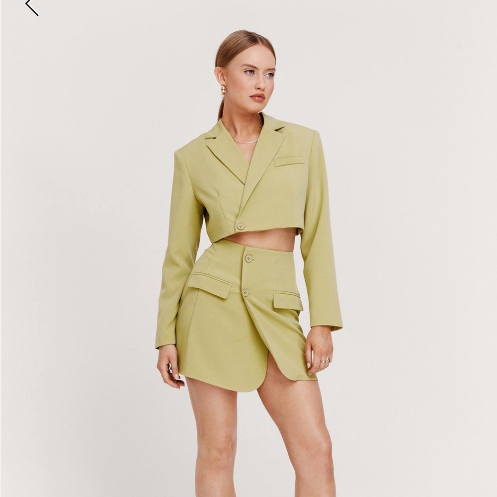 Shoulder Padded Crop Tailored Blazer Skirt Set